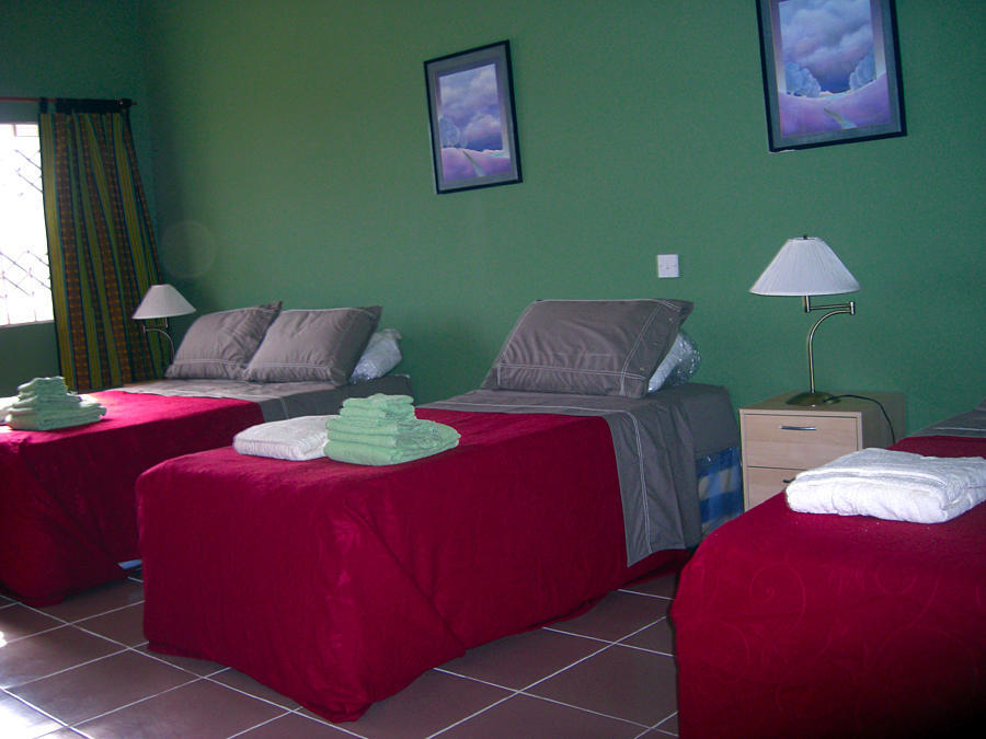 Jamaica Inn Guest House Botianaw Chambre photo