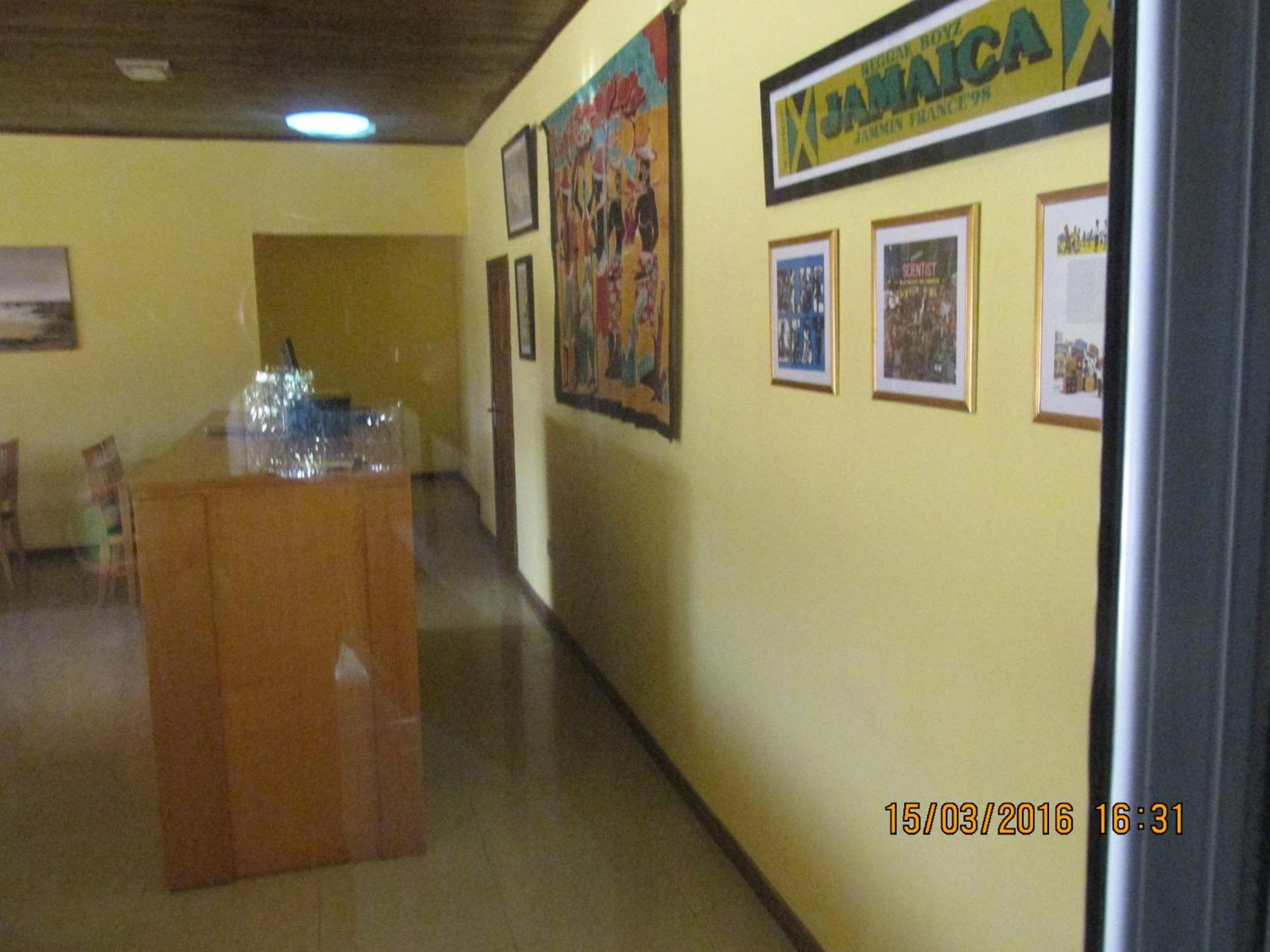 Jamaica Inn Guest House Botianaw Extérieur photo