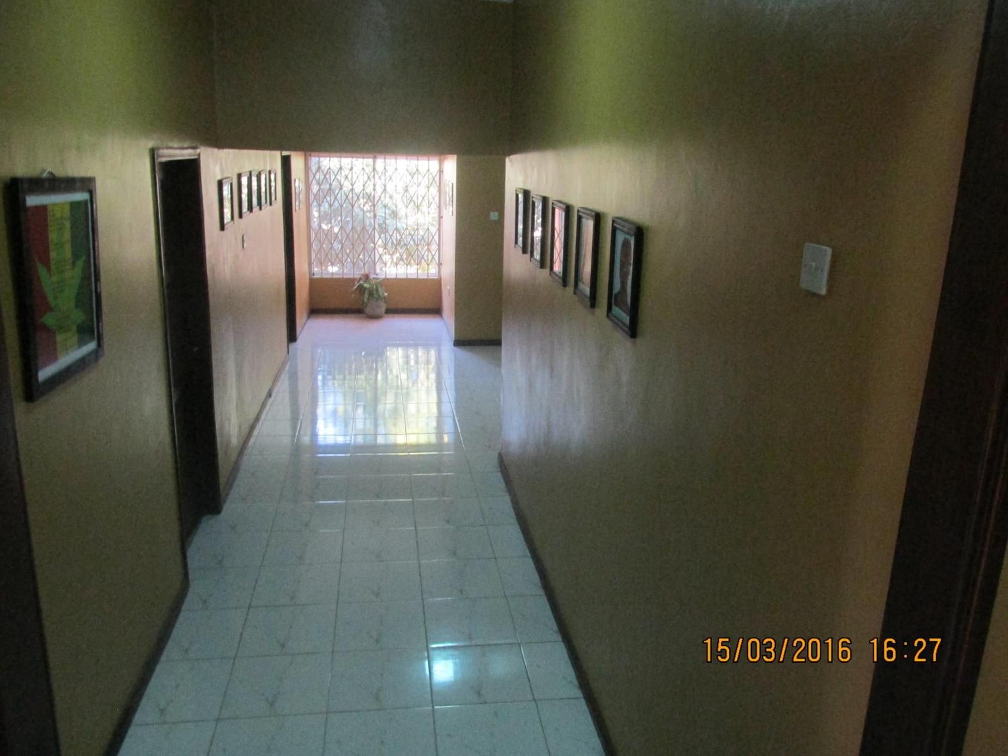 Jamaica Inn Guest House Botianaw Extérieur photo