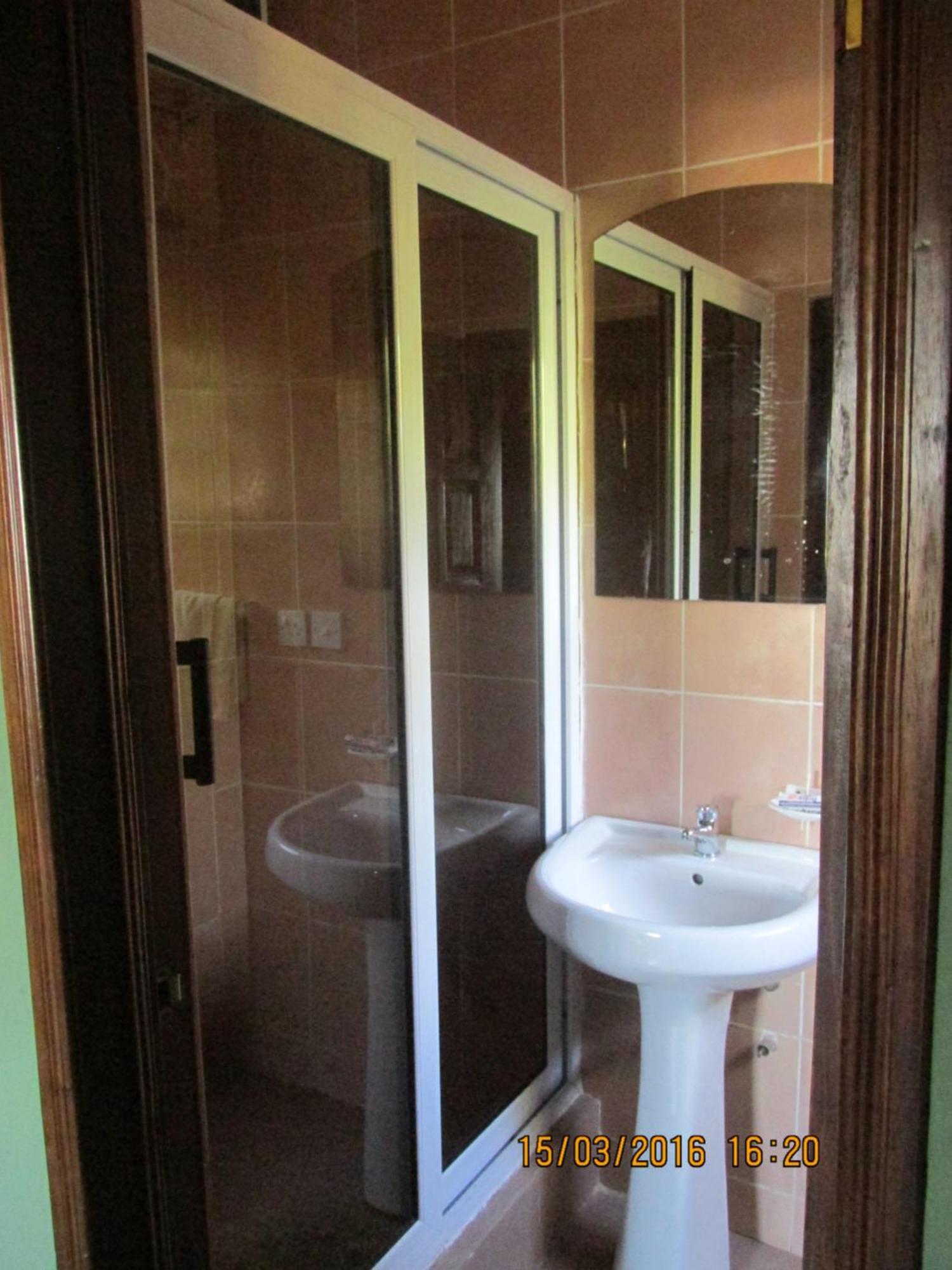 Jamaica Inn Guest House Botianaw Extérieur photo
