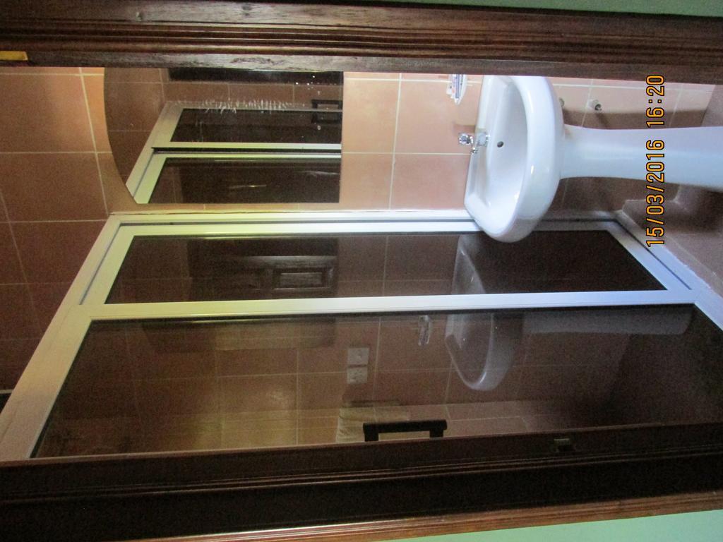 Jamaica Inn Guest House Botianaw Extérieur photo